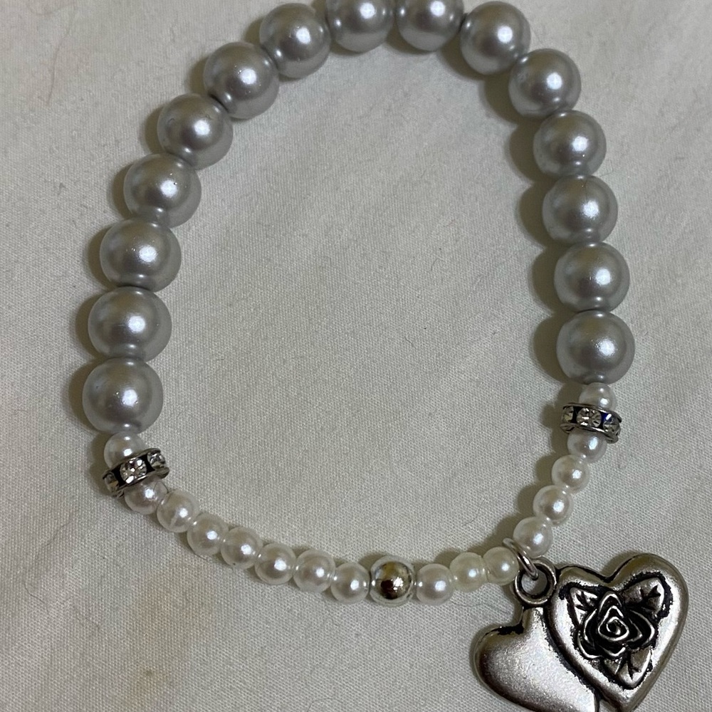 Silver Pearl Charm Bracelet & Red Satin Heart Container - Picture 5 of 6